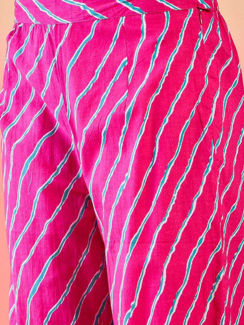 Women Printed Three Quarter Sleeves Kurta Pant Set With Dupatta - 22578515 -  Standard Image - 5