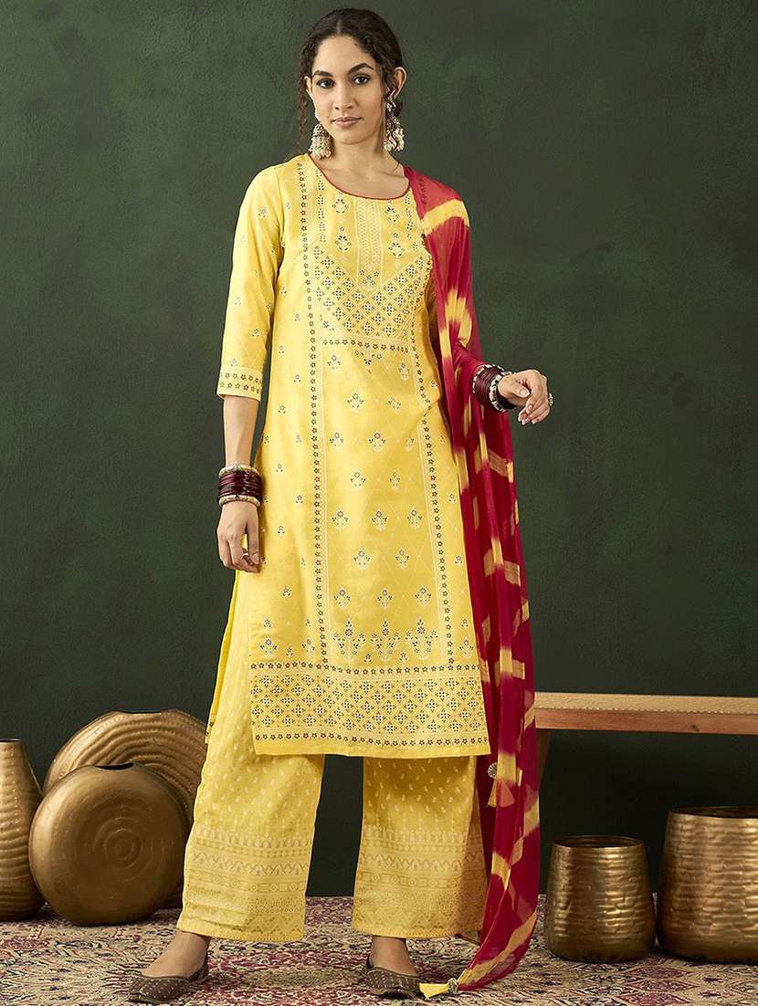 women printed three quarter sleeves kurta pant set with dupatta