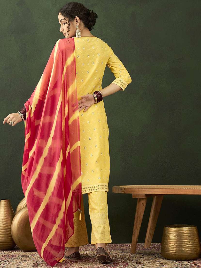 Women Printed Three Quarter Sleeves Kurta Pant Set With Dupatta - 22578518 -  Standard Image - 3