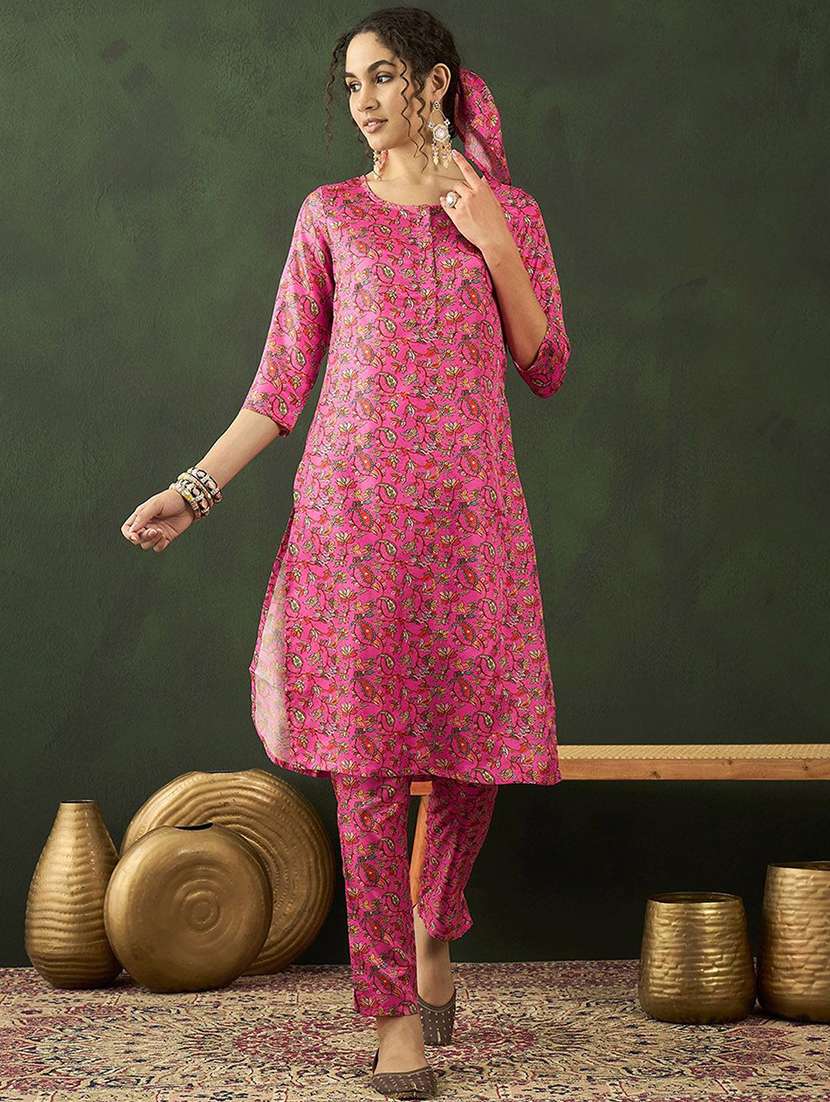 women printed three quarter sleeves kurta pant set