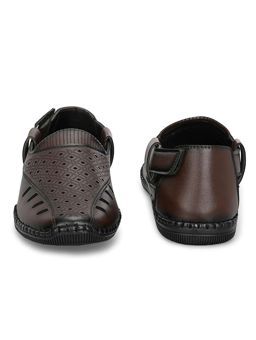 Men Solid Close Back Sandal - 22578545 -  Standard Image - 3