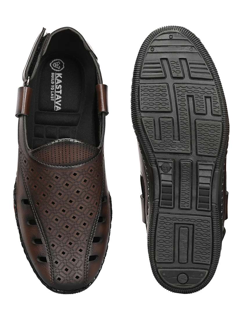 Men Solid Close Back Sandal - 22578545 -  Standard Image - 5
