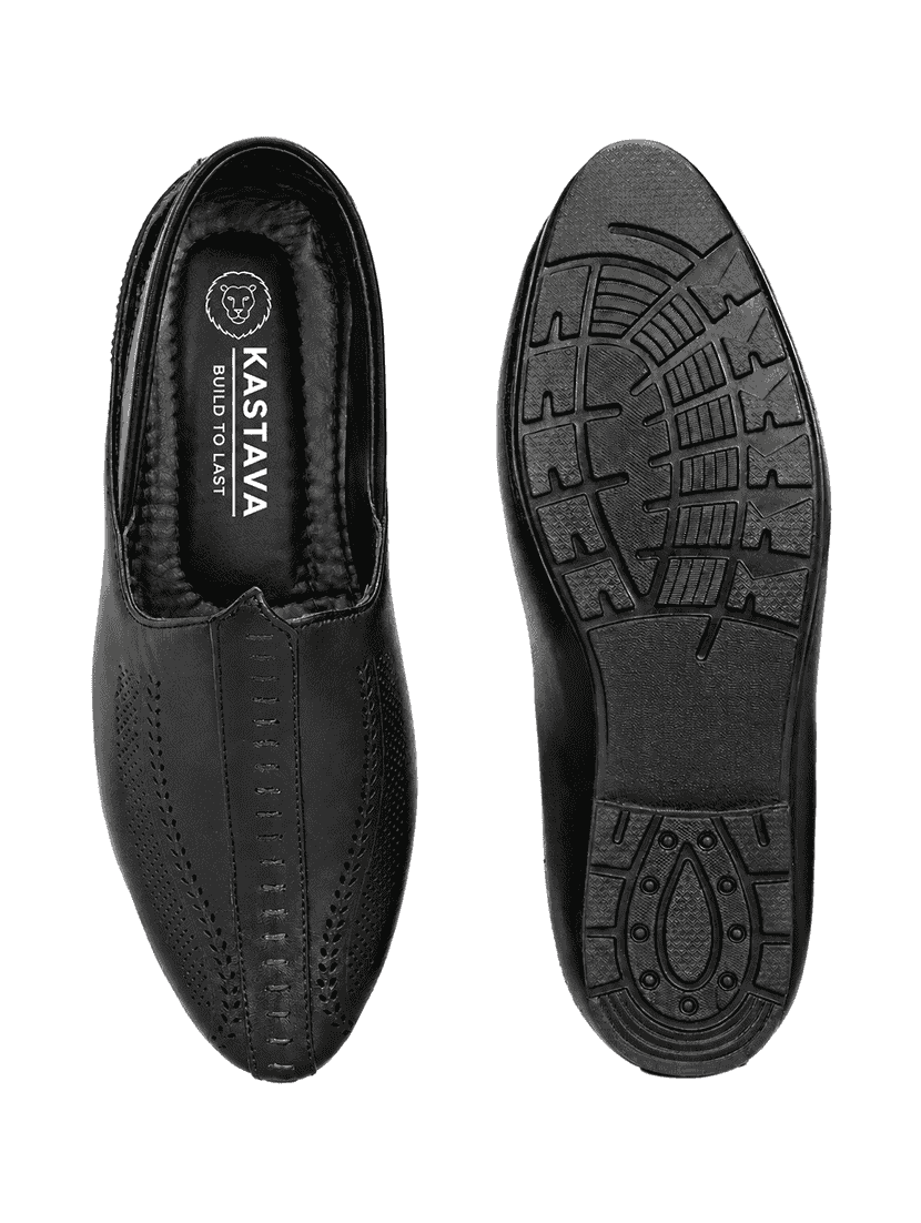 Men Solid Close Back Sandal - 22578546 -  Standard Image - 5