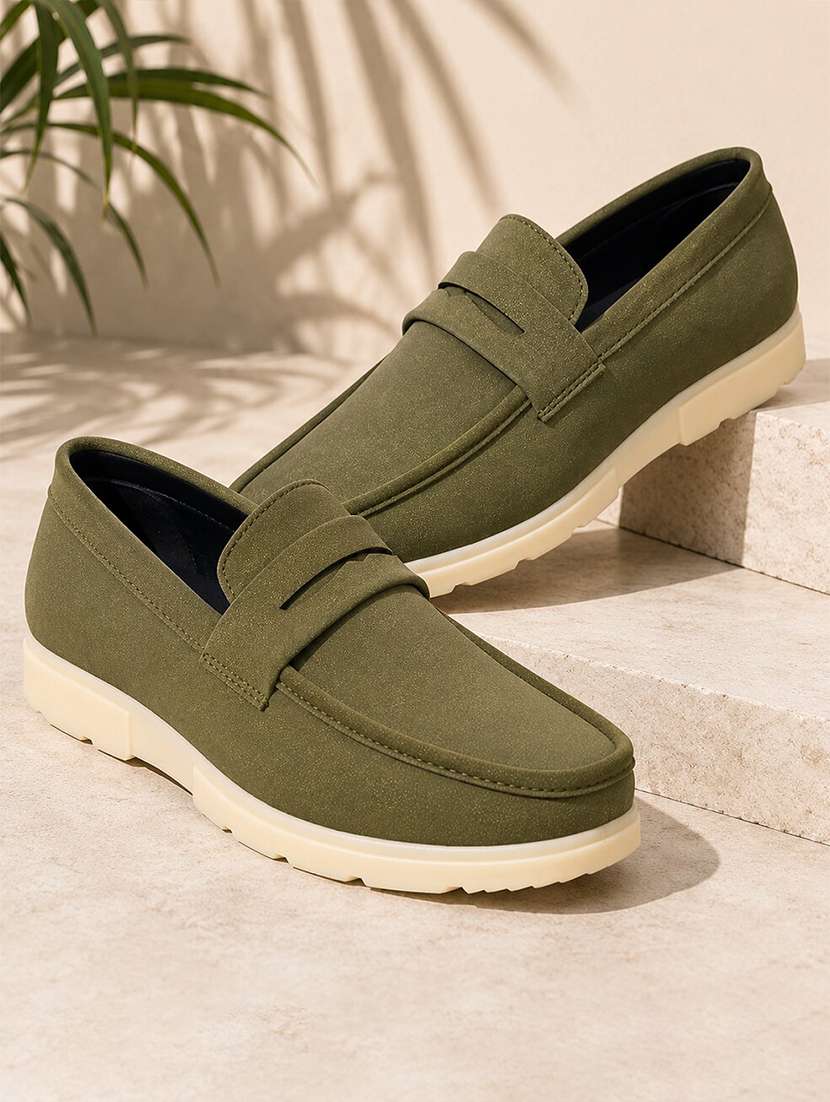 men solid slip on loafer