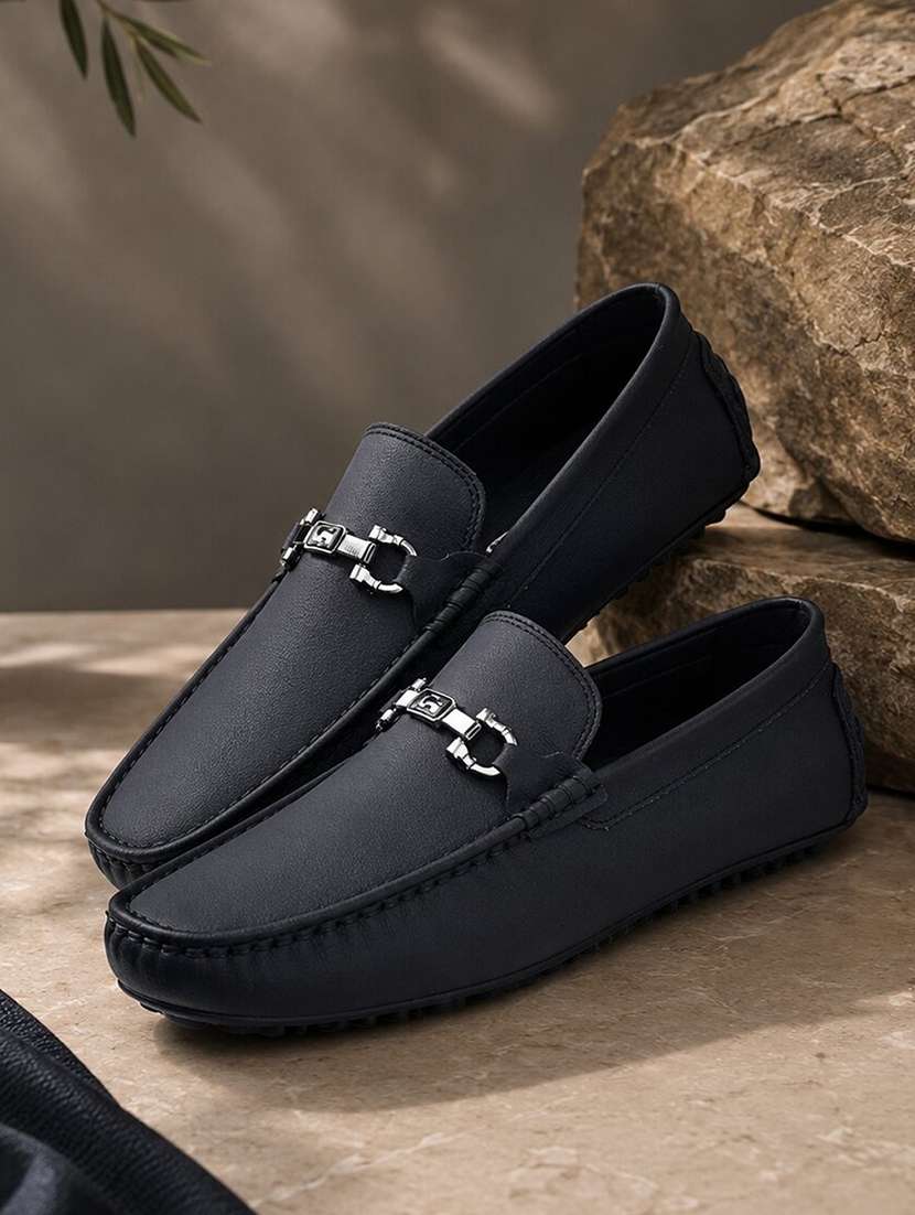 men solid slip on horsebit loafer