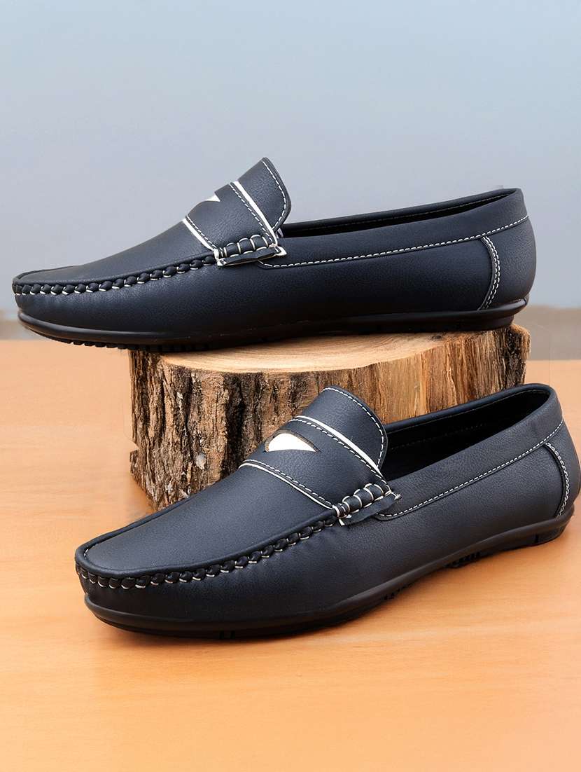 men solid slip on loafer