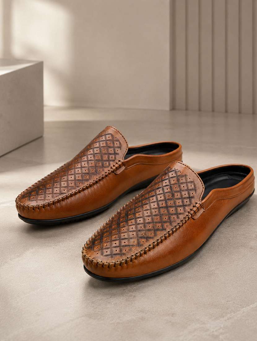 men textured slip on mule loafer