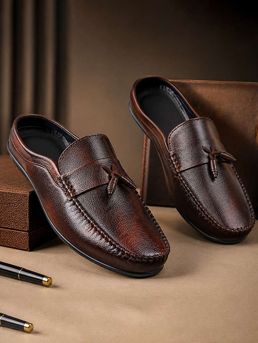 men textured slip on tassel details loafer