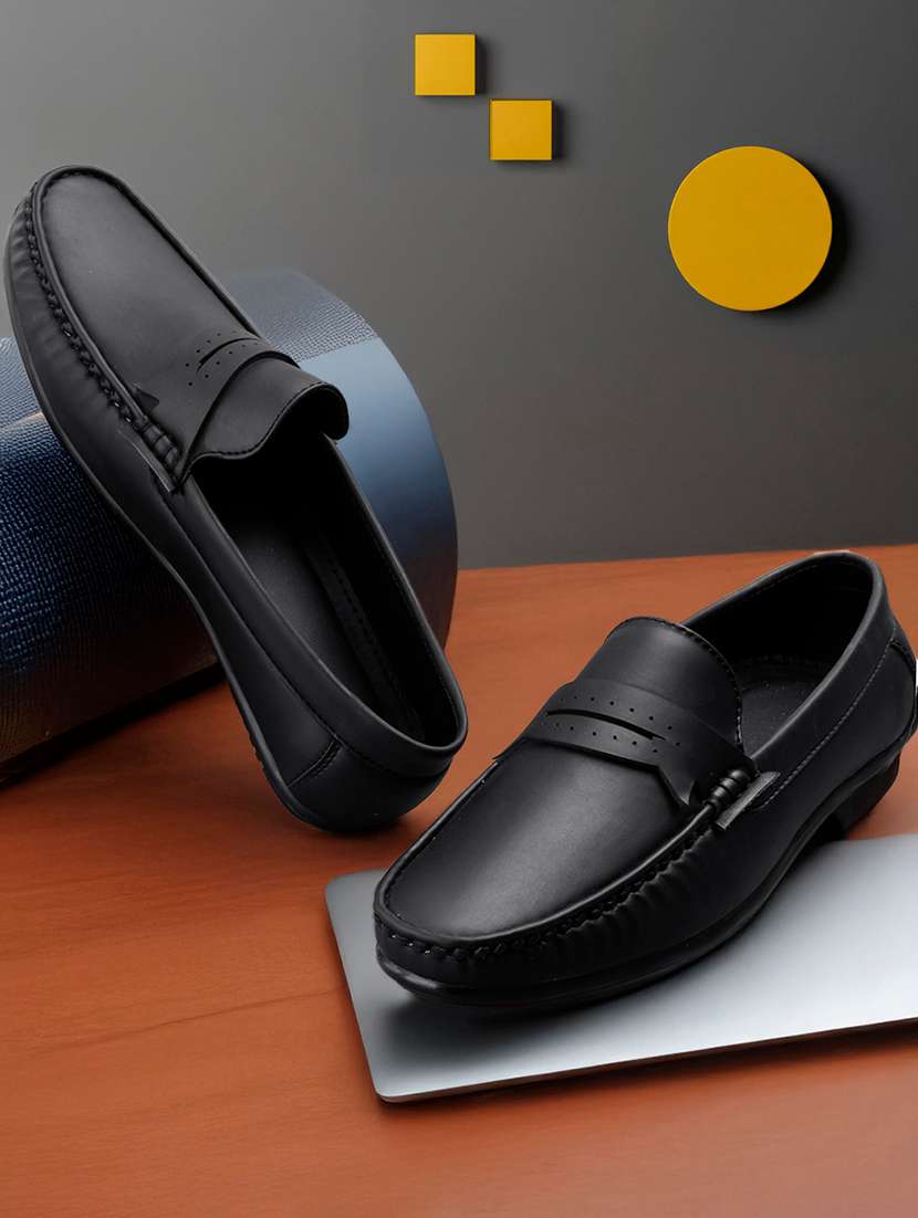 men solid slip on loafer