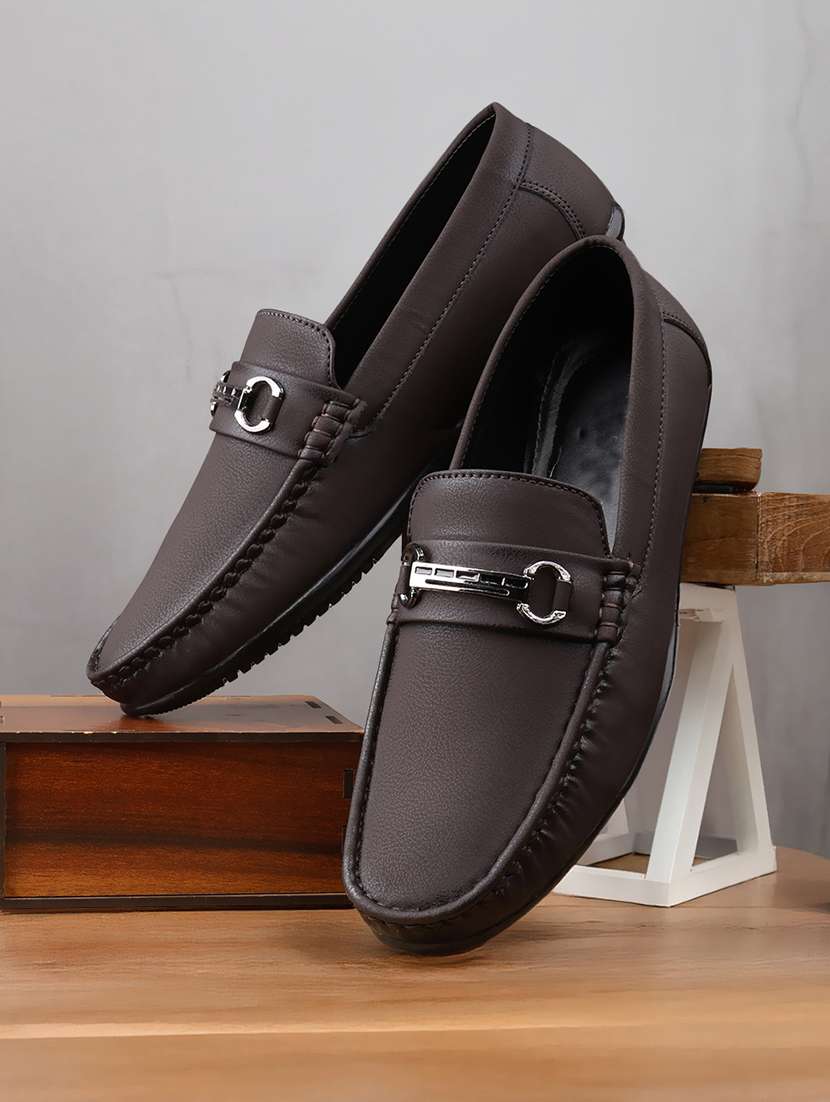 men solid slip on horsebit loafer