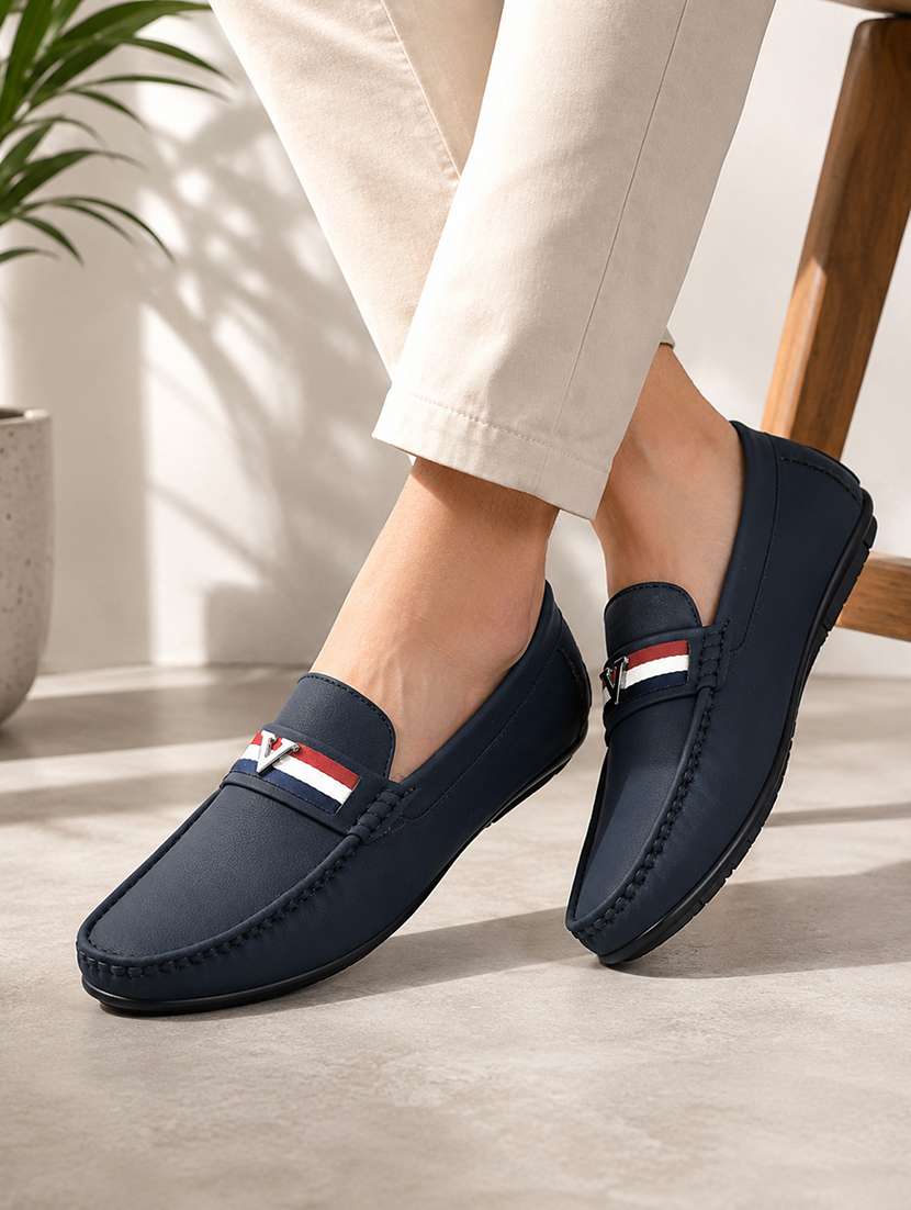 Men Solid Slip On Loafer - 22578997 -  Standard Image - 5