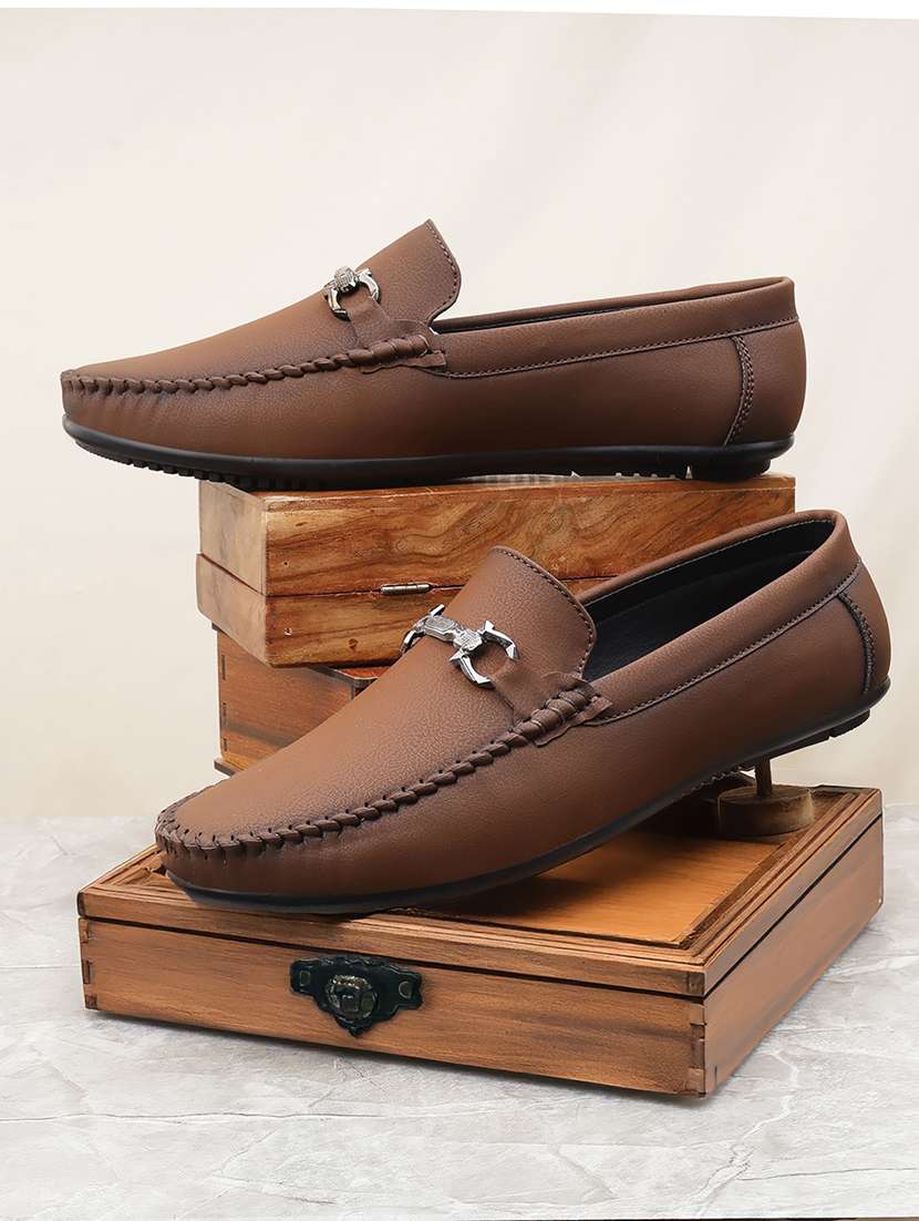 men solid slip on horsebit loafer