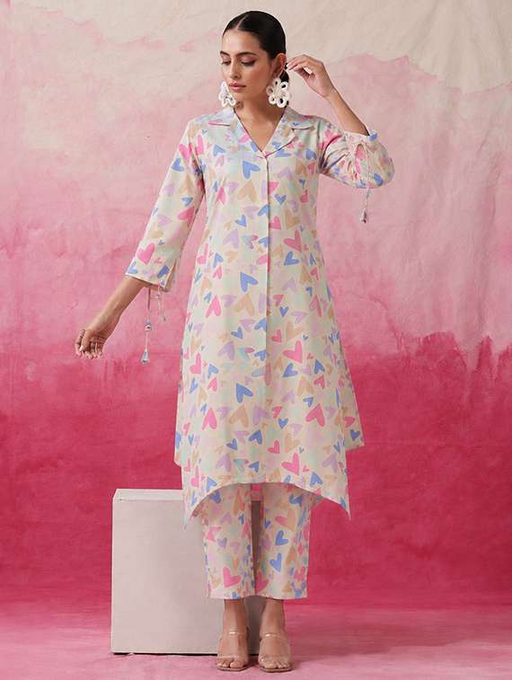 women printed three quarter sleeves kurta pant set