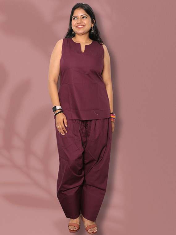 women solid sleeveless kurta and salwar co-ord set