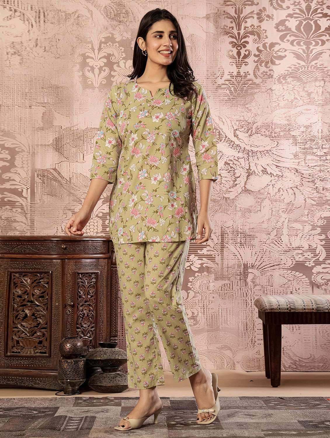 women printed three quarter sleeves ethnic co-ord set - 22579044 -  Standard Image - 3