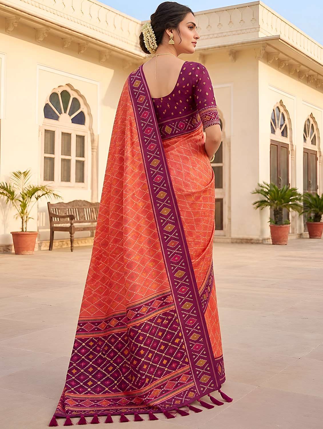 women self design patola saree with blouse - 22579335 -  Standard Image - 3