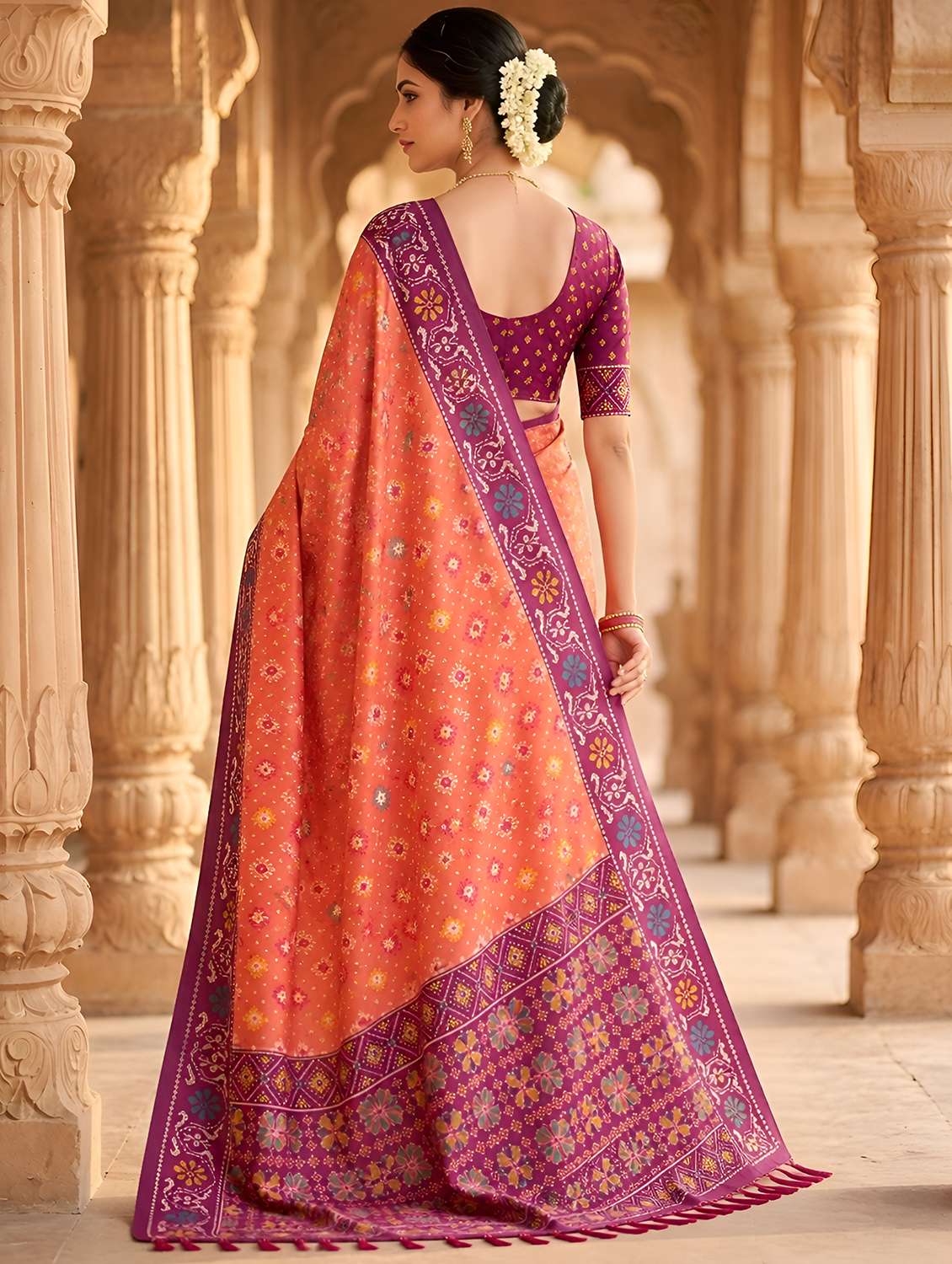 women self design patola saree with blouse - 22579341 -  Standard Image - 3