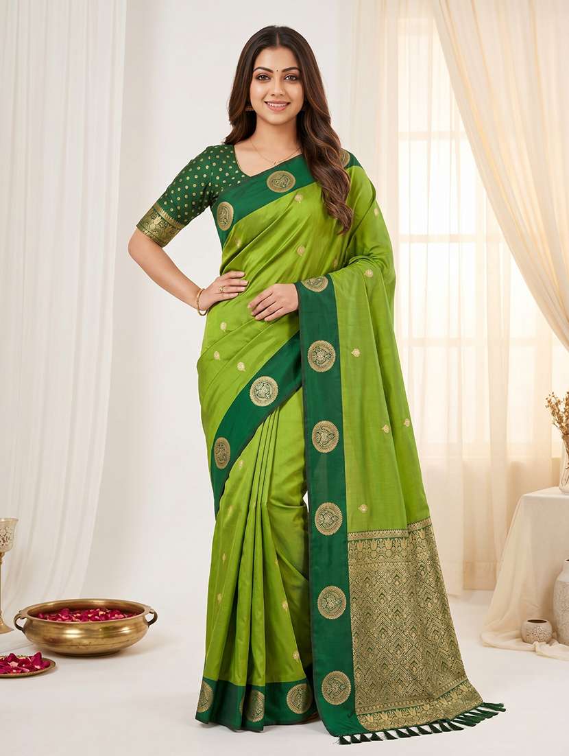 women self design banarasi saree with blouse