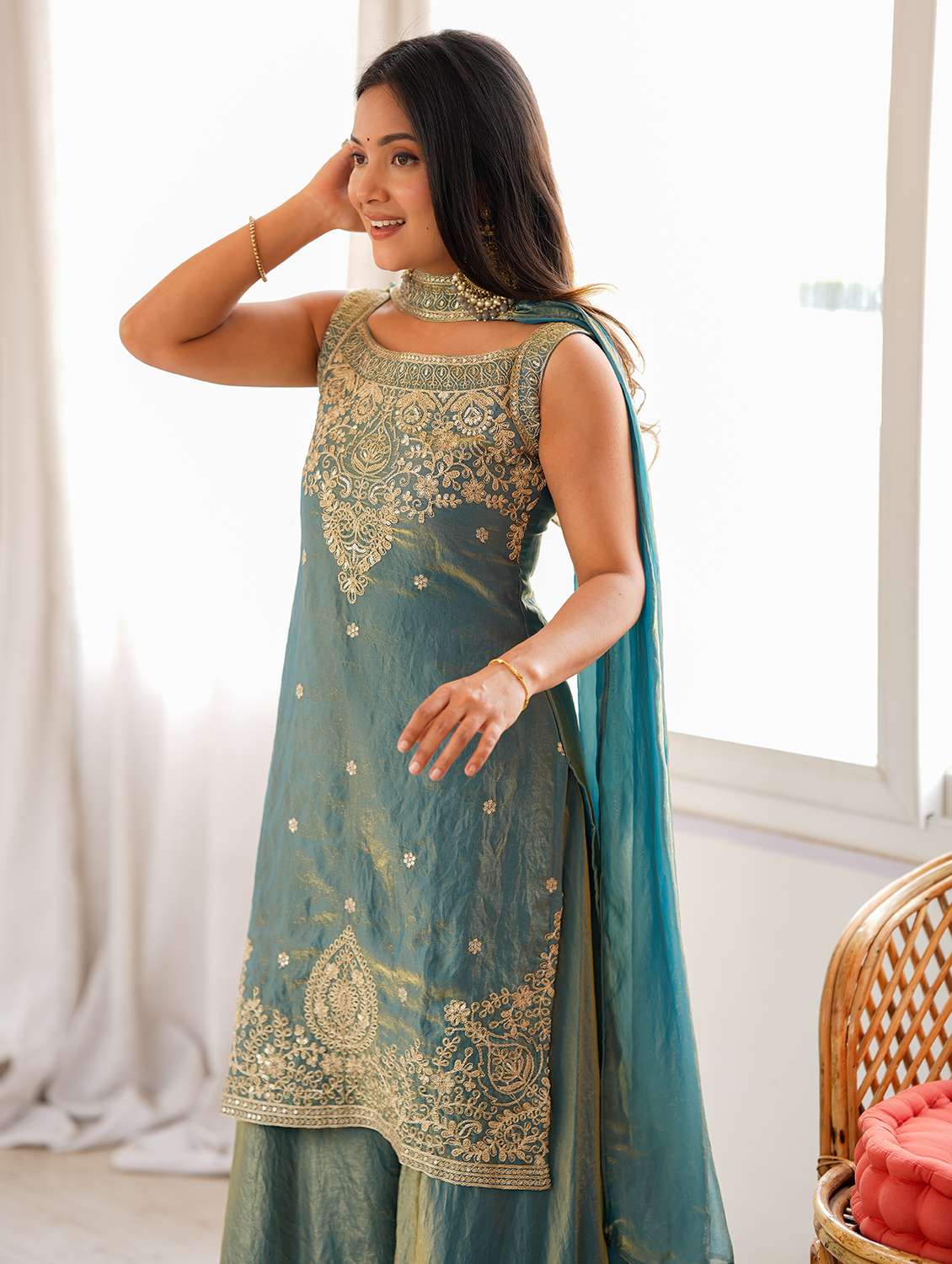 women embroidered sleeveless kurta palazzo set with dupatta - 22579385 -  Standard Image - 5
