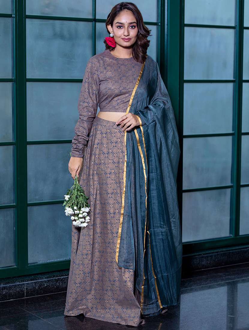 women printed long sleeves lehenga choli set