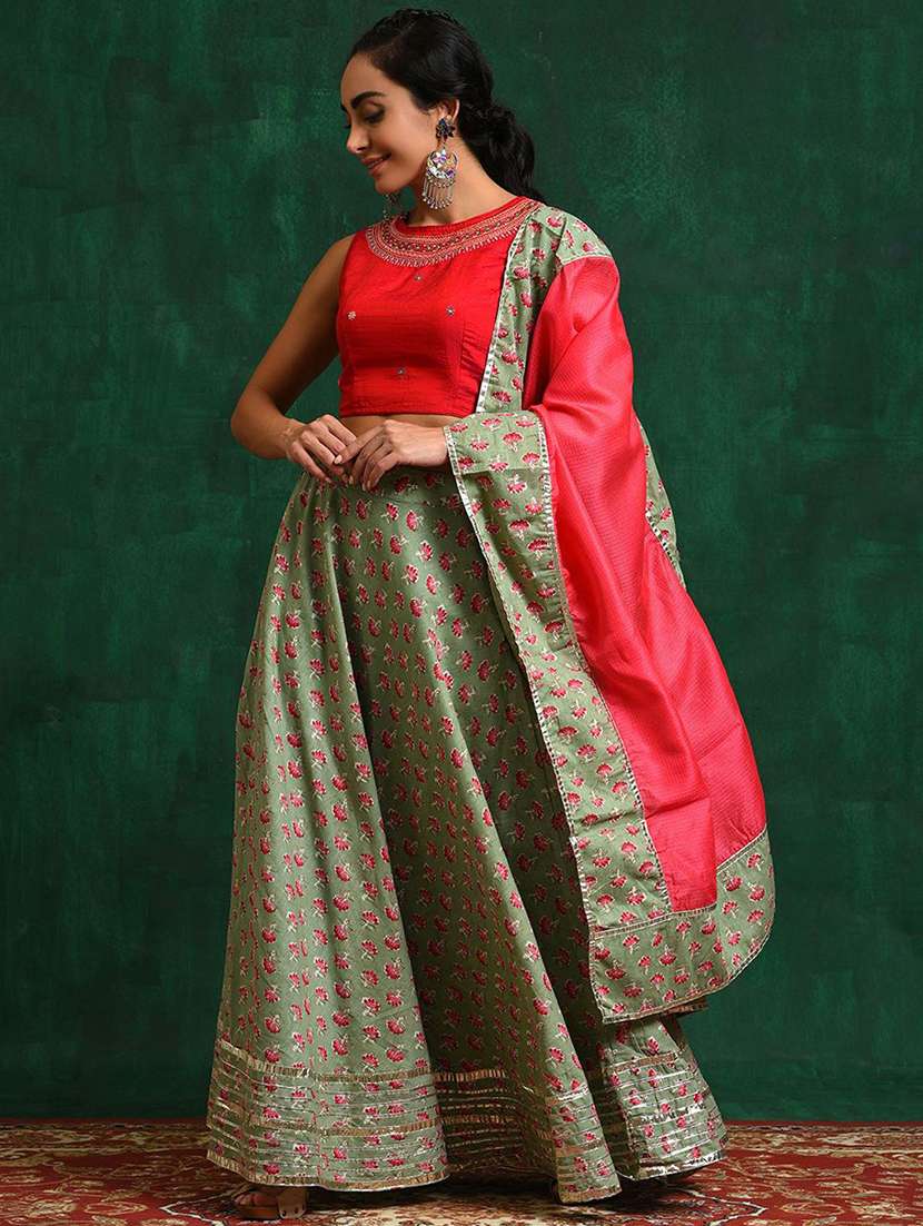 women printed sleeveless lehenga choli set