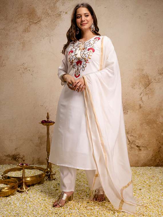 women embroidered three quarter sleeves kurta pant set with dupatta - 22579548 -  Standard Image - 3