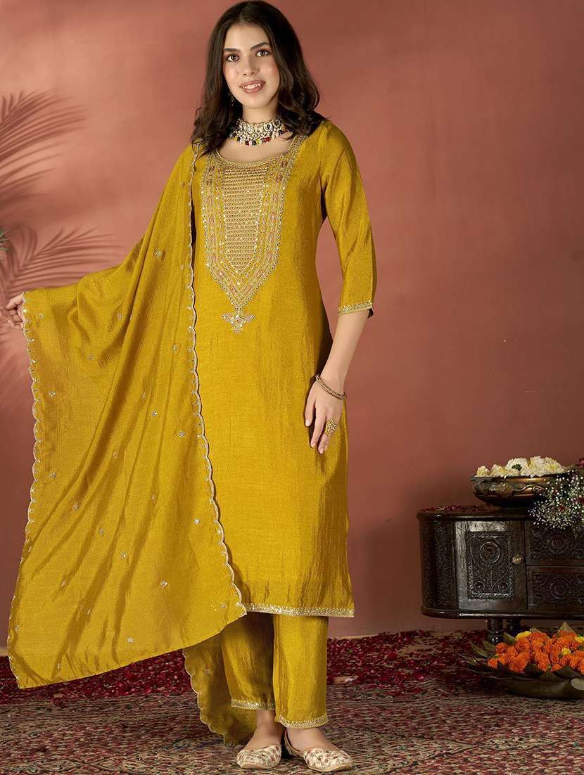 women embroidered three quarter sleeves kurta pant set with dupatta