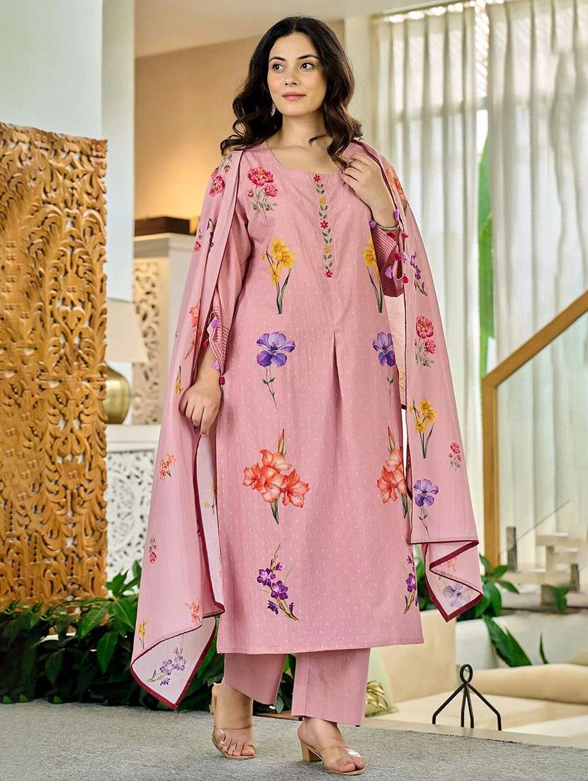 Women Printed Three Quarter Sleeves Kurta Pant Set With Dupatta - 22579669 -  Standard Image - 3