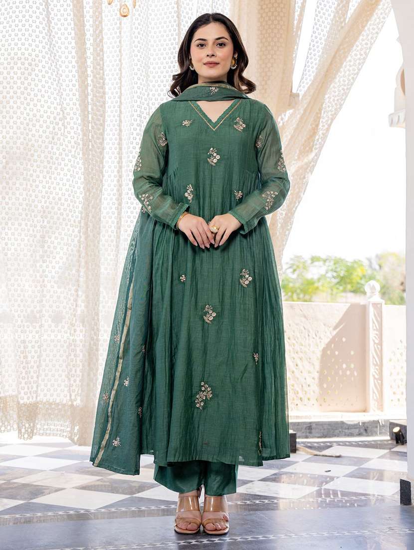women embroidered long sleeves kurta and pant set with dupatta - 22579675 -  Standard Image - 3