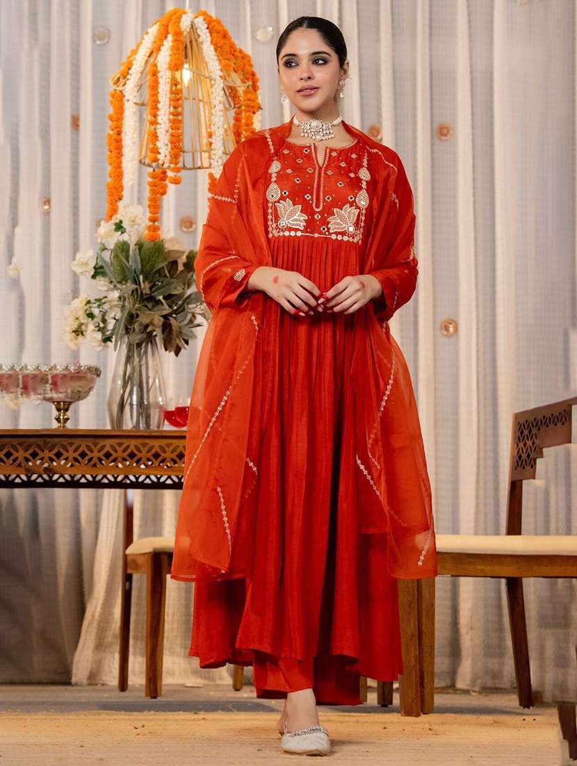 women embroidered long sleeves kurta pant set with dupatta