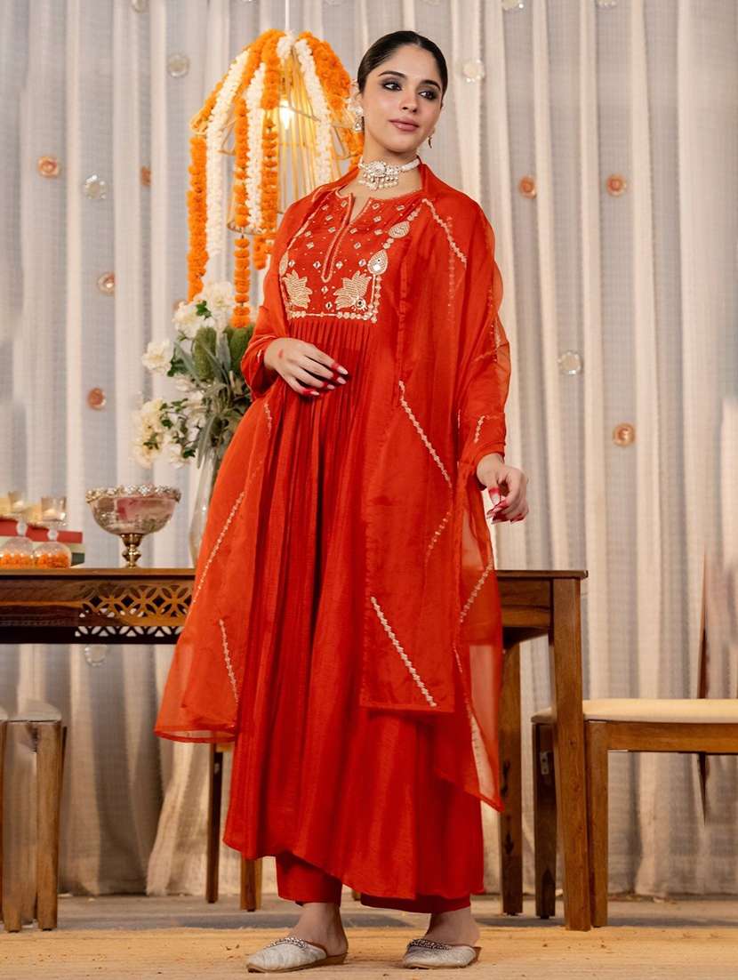 women embroidered long sleeves kurta pant set with dupatta - 22579677 -  Standard Image - 3