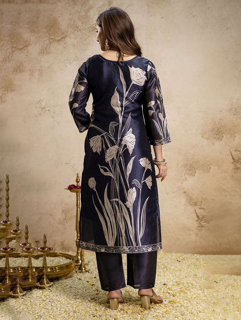 Women Printed Three Quarter Sleeves Kurta Pant Set With Dupatta - 22579678 -  Standard Image - 3