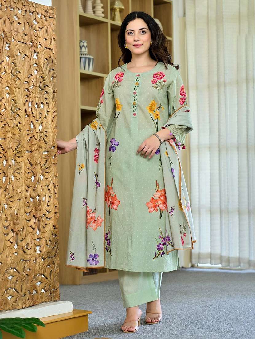 women printed three quarter sleeves kurta pant set with dupatta