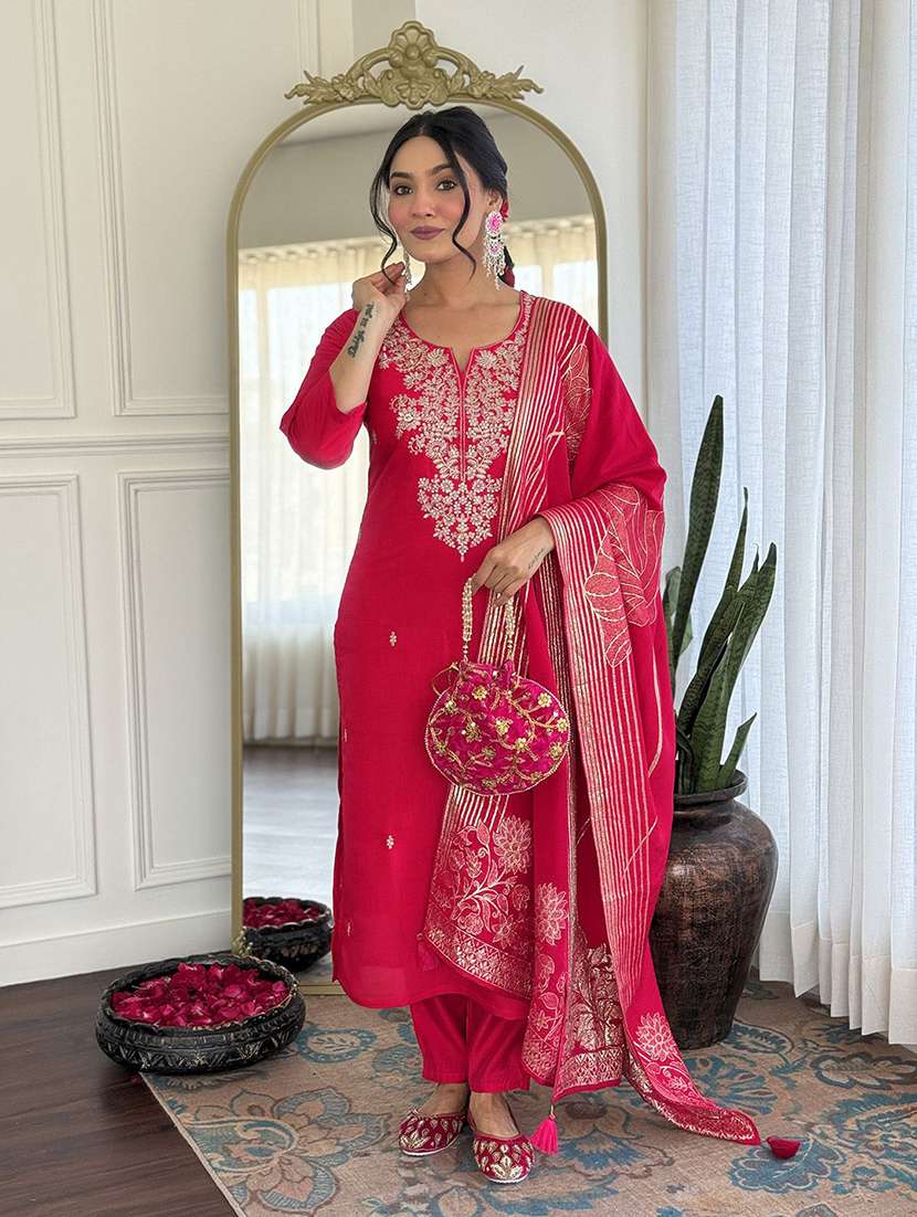 women embroidered three quarter sleeves kurta pant set with dupatta