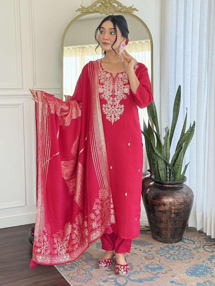 women embroidered three quarter sleeves kurta pant set with dupatta - 22579693 -  Standard Image - 3