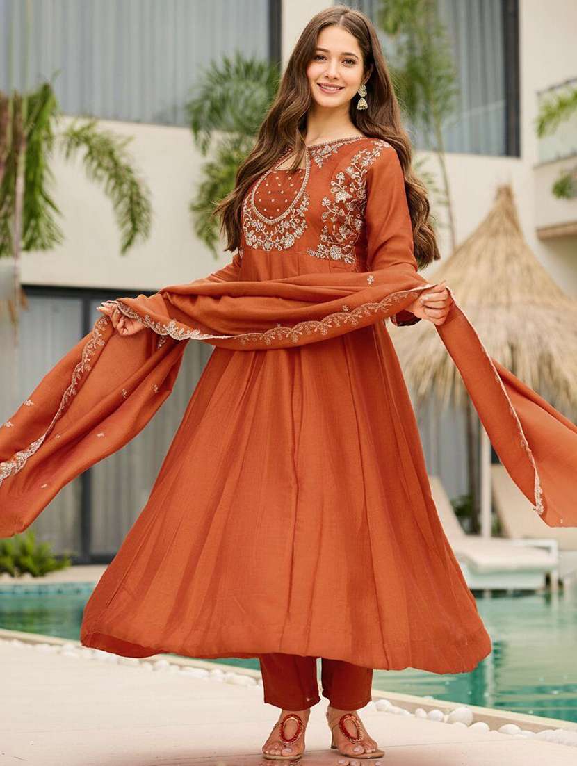 women embroidered long sleeves kurta pant set with dupatta - 22579707 -  Standard Image - 3