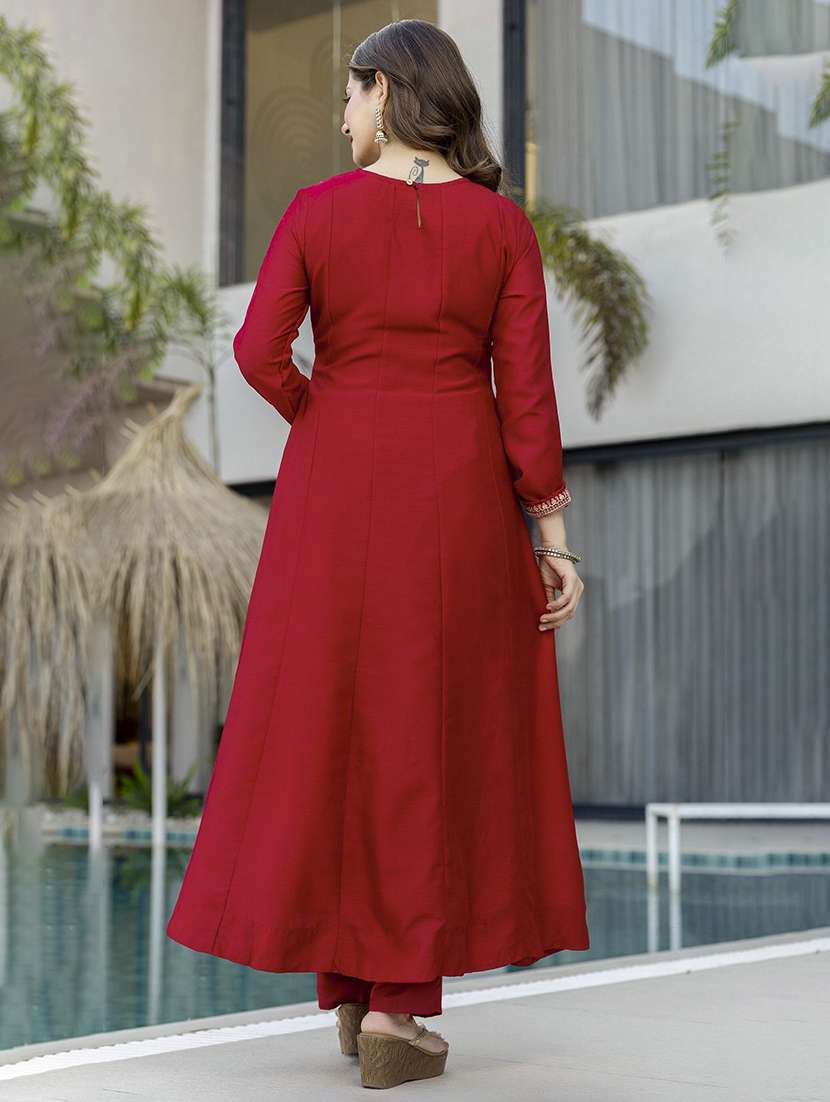 women embroidered three quarter sleeves kurta pant set with dupatta - 22579708 -  Standard Image - 3