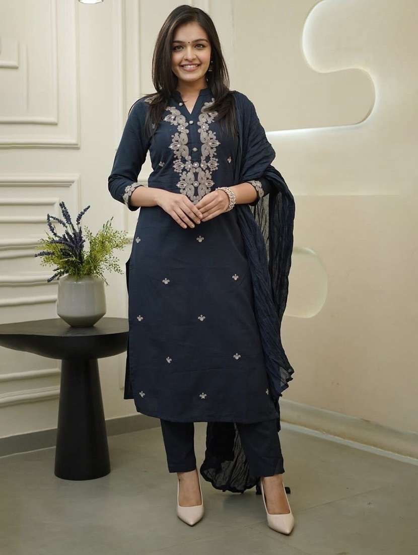 women embroidered three quarter sleeves kurta pant set with dupatta