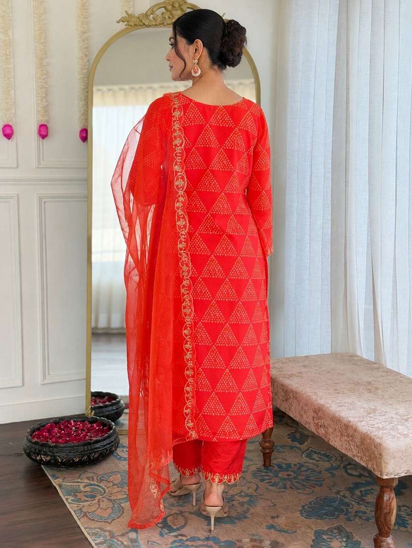 Women Printed Three Quarter Sleeves Kurta Pant Set With Dupatta - 22579719 -  Standard Image - 3