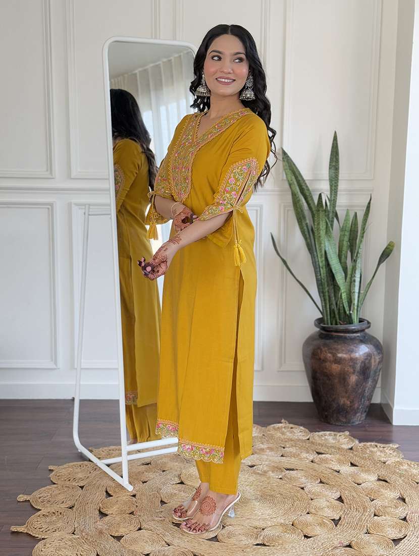 Women Embroidered Three Quarter Sleeves Kurta Pant Set With Dupatta - 22579727 -  Standard Image - 3