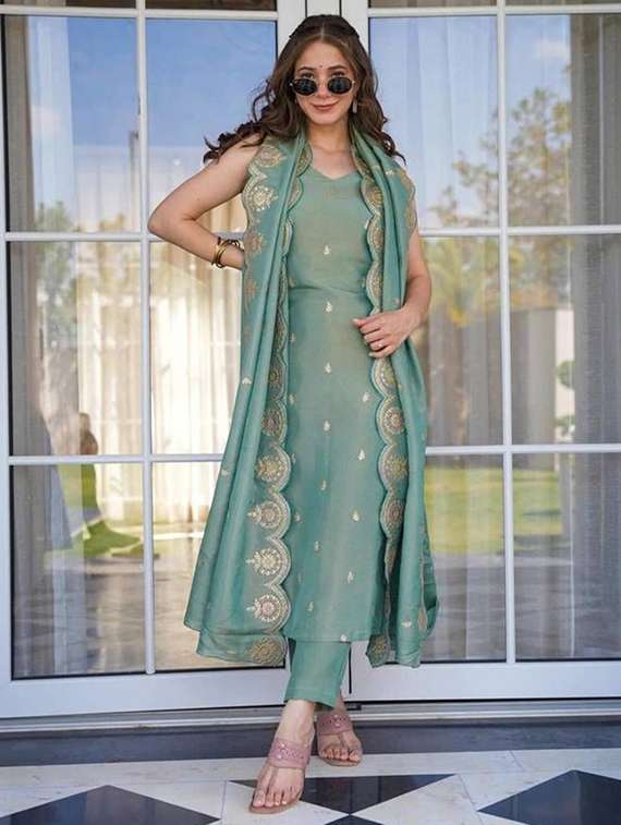 women embroidered sleeveless kurta pant set with dupatta - 22579771 -  Standard Image - 3