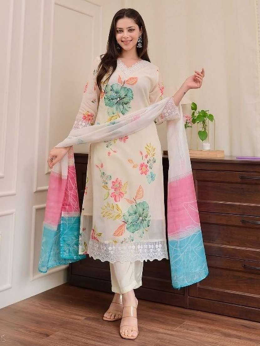 women printed three quarter sleeves kurta pant set with dupatta