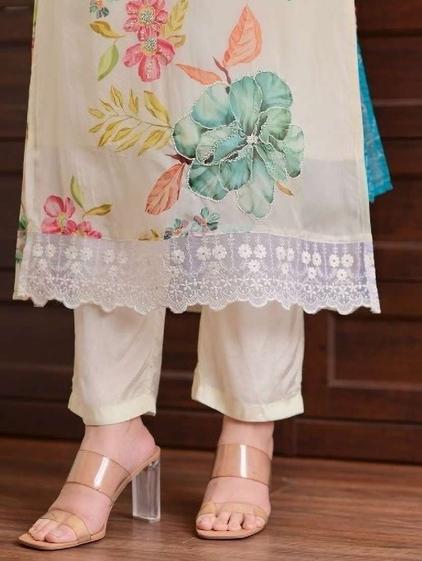 women printed three quarter sleeves kurta pant set with dupatta - 22579797 -  Standard Image - 3