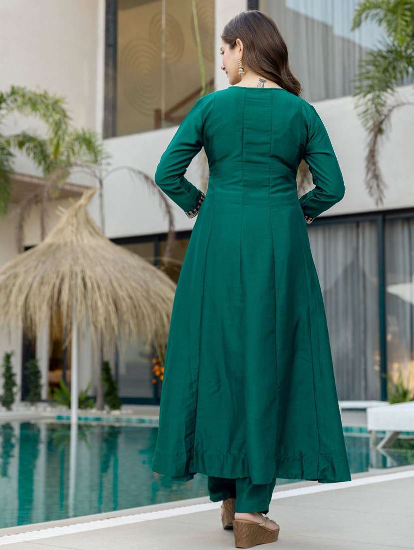 Women Embroidered Three Quarter Sleeves Kurta Pant Set With Dupatta - 22579811 -  Standard Image - 3