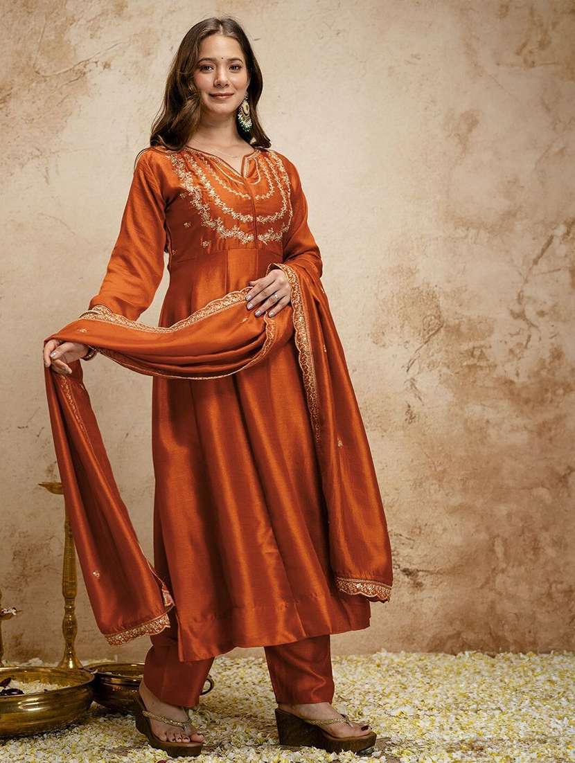 women embroidered three quarter sleeves kurta pant set with dupatta - 22579846 -  Standard Image - 3