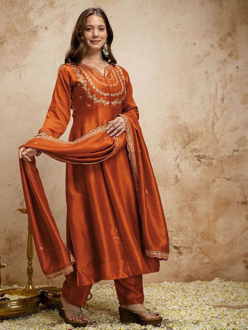 women embroidered three quarter sleeves kurta pant set with dupatta - 22579900 -  Standard Image - 3