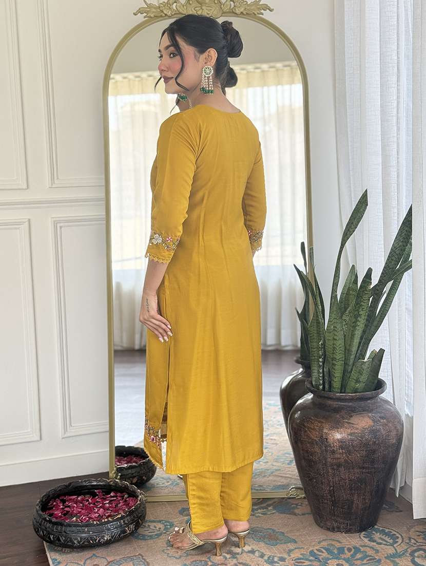 women embroidered three quarter sleeves kurta pant set with dupatta - 22579921 -  Standard Image - 3