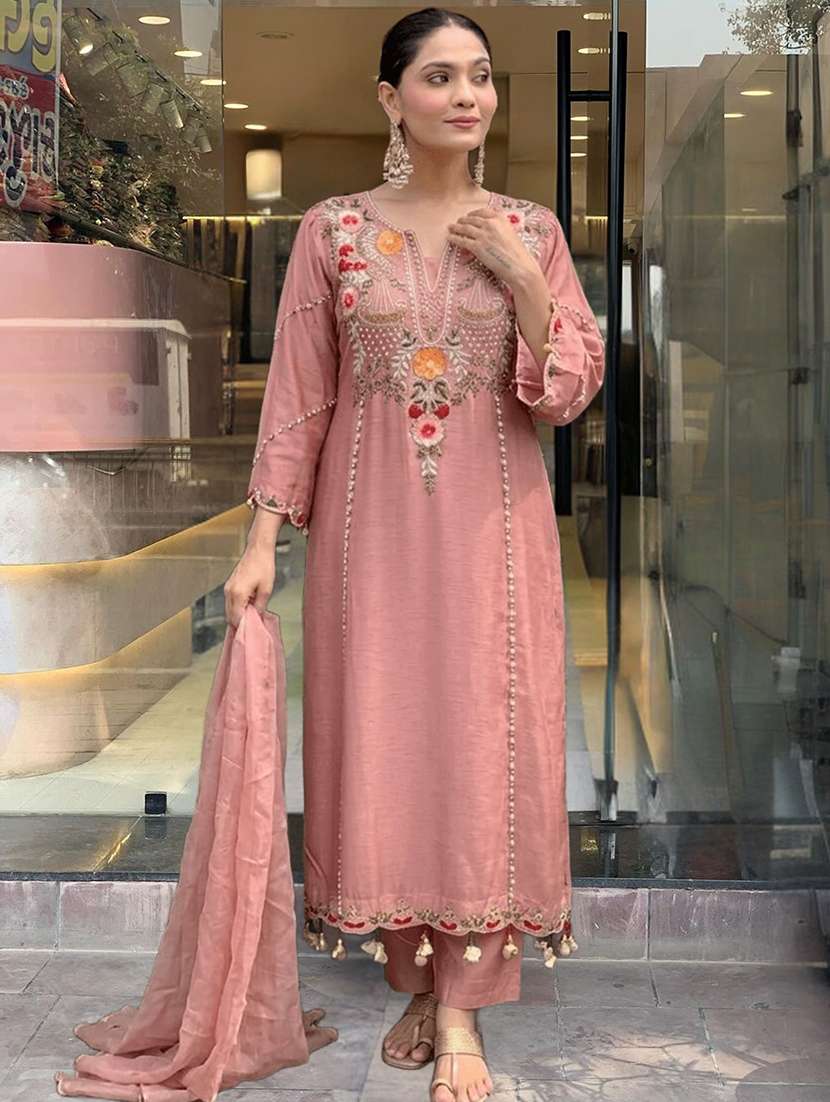 Women Embroidered Three Quarter Sleeves Kurta Pant Set With Dupatta - 22579924 -  Standard Image - 3
