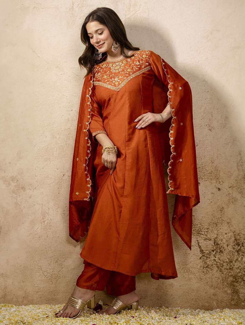 women embroidered three quarter sleeves kurta pant set with dupatta - 22580028 -  Standard Image - 3
