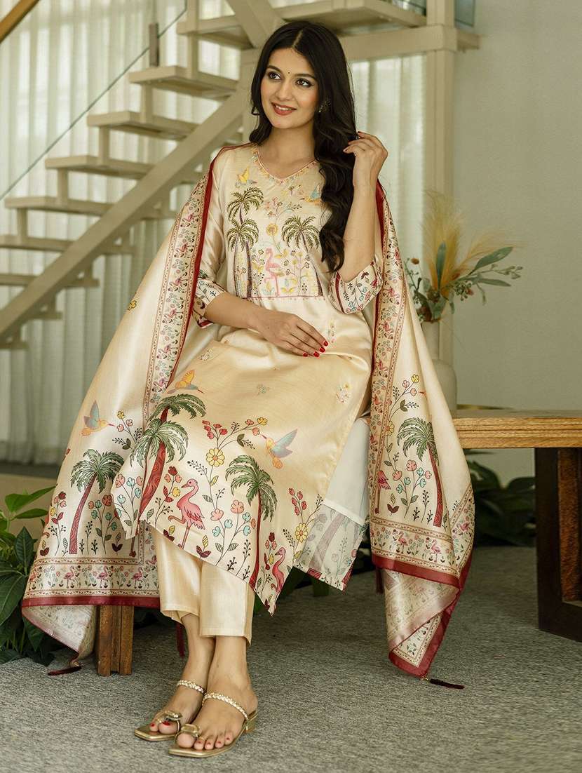 Women Embroidered Three Quarter Sleeves Kurta Pant Set With Dupatta - 22580029 -  Standard Image - 3